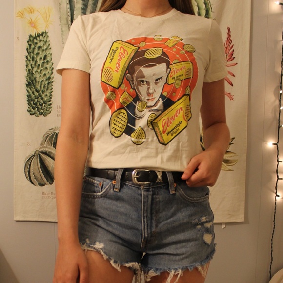 🧇🩸🧇 Stranger Things 11 eleven EGGO waffles Girly T-Shirt Netflix & chill - Picture 2 of 5